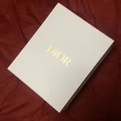 Dior ギフトボックス ホワイトのサムネイル