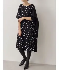 【25SS美品】BEARDSLEY ドットミディワンピース　ブラック　定価3万 25SS美品】BEARDSLEY ドットミディワンピース ブラック 定価3万 - メルカリ