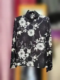 新品更にOFF❤ゆったりサイズ 花柄ハイネックプルオーバー9175