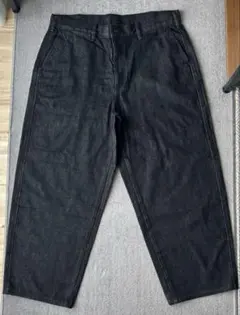 ユニクロ　ワイドテーパードジーンズ　ブラック