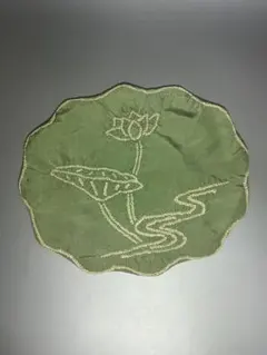 古布　敷き布　蓮の花　蓮の葉　絞り染め　絹？　珍品　古美術　骨董　古民芸 古布 敷き布 蓮の花 蓮の葉 絞り染め 絹？ 珍品 古美術 骨董 古民芸