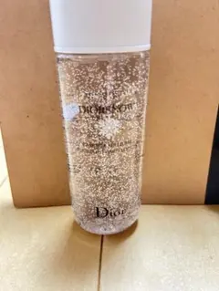 ディオールスノー　エッセンスオブライトマイクロローション　　175mL 新品