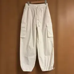 GU ホワイト レディースカーゴプルオンパンツ M