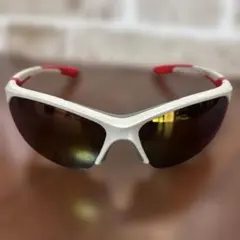 S*a様 フィラ　FILA スポーツサングラス ホワイト/レッド　海　プール　ド