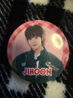 JIHOON はぴだんぶいカフェ 缶バッジ