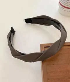 カチューシャ　ブラウン