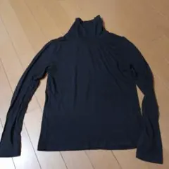 ブラックタートルネック長袖トップス ルック レナウン