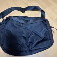 ノマディス ブラック ショルダーバッグ