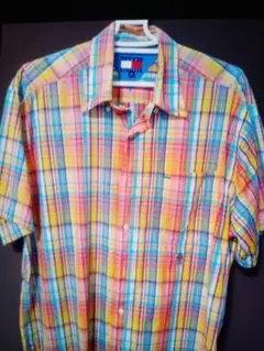 激レア！激安。使用浅い美品！TOMMYHILFIGERカラフルなシャツ！