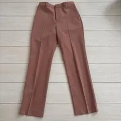 ユニクロ　センタープレス テーパードパンツ スモーキーピンク