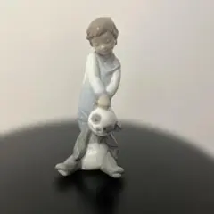 リヤドロ（LLADRÓ）の陶器人形「僕はお兄ちゃん」のサムネイル