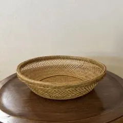 国産竹籠。繊細な編み方の素敵な籠です。 食卓などに　おやつなど