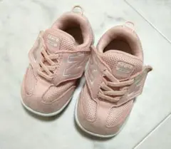 New Balance ピンク スニーカー