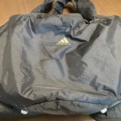 アディダス肩かけバッグ