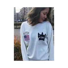 ロデオクラウンズ 王冠 刺繍 vネックニット