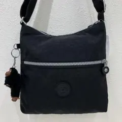 892 Kipling キプリングショルダーバッグ　チャーム付き　ブラック
