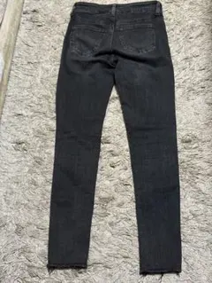 【美品】　【UNIQLO】ユニクロ カットオフ裾のスキニーデニム(23)黒　Ｍ