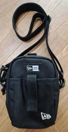 NEW ERA ショルダーポーチ黒のサムネイル