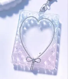 トレカケーストレカキーホルダー　デコレジンホイップキルティン水色ピンククリアホロ