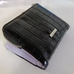 新品未使用nike and... ブラック 中は薄紫色でオシャレな二つ折り財布