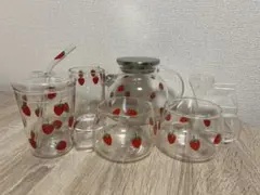 【2/4までお値下げ】【新品】イチゴ柄ガラス食器セット(6点)