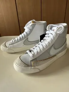 Nike Blazer THE NEW WAY ホワイト/グレー