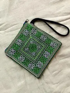 刺繍デザイン ポーチ （リバーシブルデザイン）グリーン オレンジ