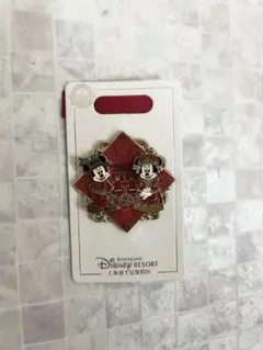 【世界1100個限定！】ティモンとプンバァ　ピンバッジ　上海ディズニー ランダムピンバッチを飼い始めてしまった話 | 上海→香港→WDW