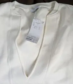 アイボリー Vネック 長袖トップス(オーバーサイズ)