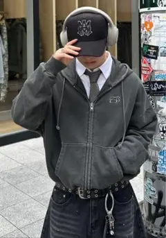 ジップフーディー