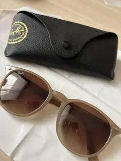 Ray-Ban サングラス ベージュ