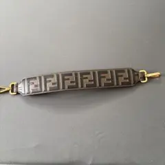FENDI ストラップユー FFロゴ レザー ブラウン