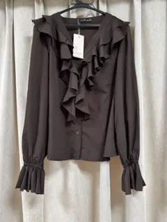 フリル付き ブラウン長袖シャツ