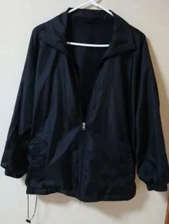 ★ブラック ★ナイロンジャケット★ Mサイズ★両側ポケット★絞りあり★