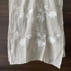 ベージュ　ストール　刺繍　花柄