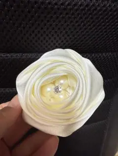 白薔薇コサージュ