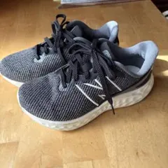 美品New Balance フレッシュフォームアリシ23cm
