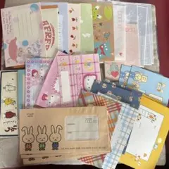 平成レトロ・キャラクター柄のバラバラの封筒