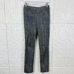 美品　Lourdes カジュアルパンツ　グレーストライプ　日本製　【672】