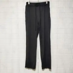 GU ジーユー (M)　リブスリムストレートパンツ　ブラック　ポケットあり
