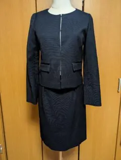 UNTITLED　スカートセットアップ　ネイビー　ノーカラー