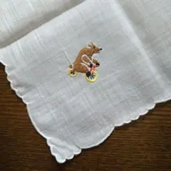 新品・未使用　WAKO　サーカスの刺繍入りピンクハンカチ
