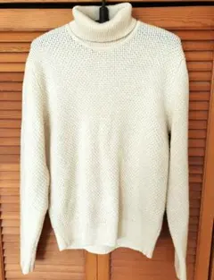 UNIQLOクリーム色 タートルネックニット Mメンズ