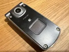 2006年 Panasonic P902i 折りたたみ式 携帯電話のサムネイル