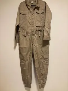 ベージュ つなぎ 作業服　戦闘服　Ｓ-Ｍ