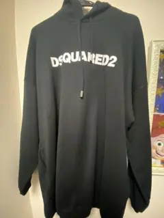 ディースクエアードのオーバーサイズパーカー