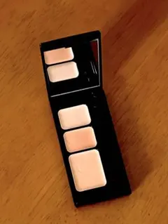 エトヴォス　ミネラルコンシーラーパレット　ピンクべージュ