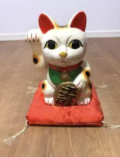 招き猫　貯金箱　座布団付き　昭和レトロ　千万両　縁起物