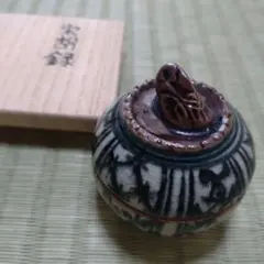 ジャックさん専用です。スコータイ王朝 宋胡録 青磁 鎬 筒盃 スコータイ王朝 宋胡録 青磁 鎬 筒盃 - メルカリ