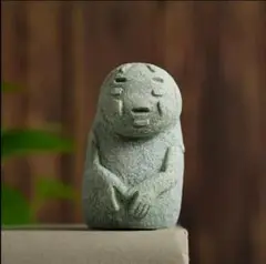 石のような置物 顔なし風